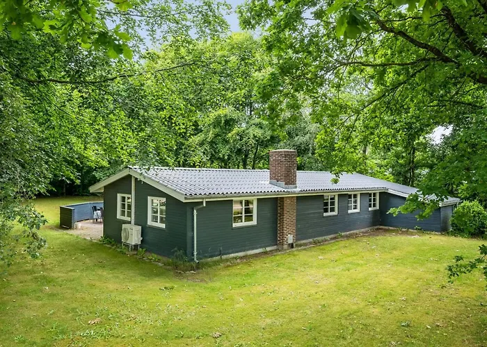 Semesterbostad Mena - 10km From The Sea By Interhome